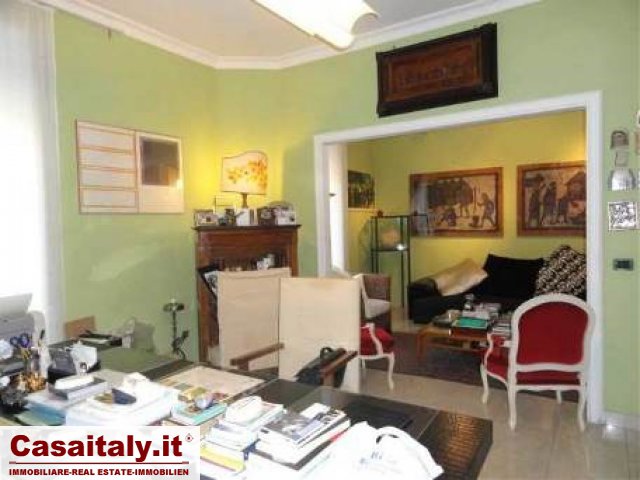 Re di Roma, office to let