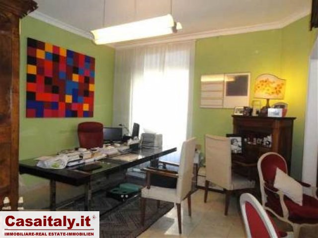 Re di Roma, office to let