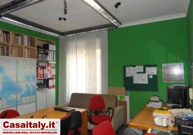 Re di Roma, office to let
