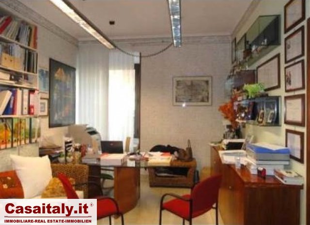Re di Roma, office to let
