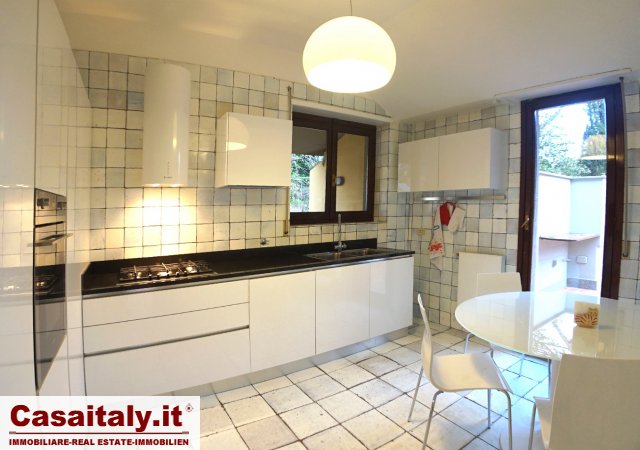 Olgiata, villa bifamiliare in locazione