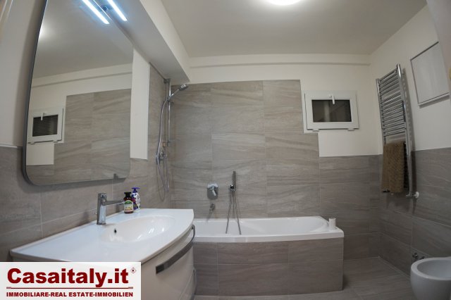 Olgiata, villa bifamiliare in locazione