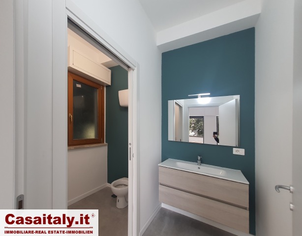 Porta di Roma negozi alta visibilità