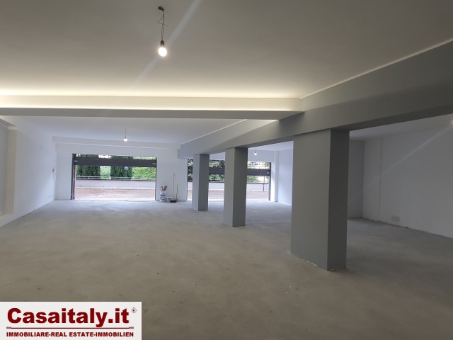 Porta di Roma negozi alta visibilità