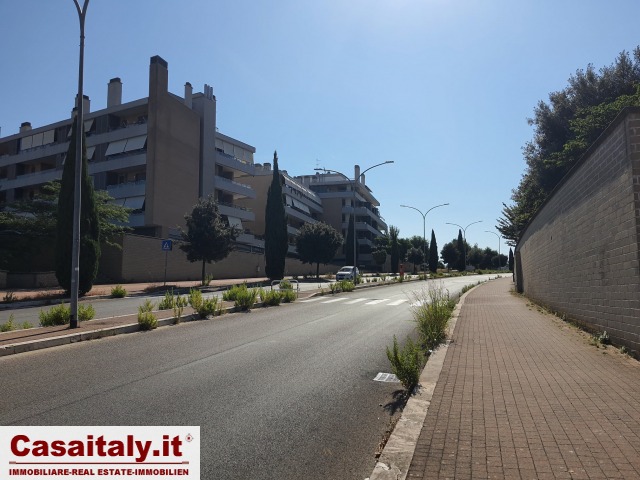 Porta di Roma negozi alta visibilità