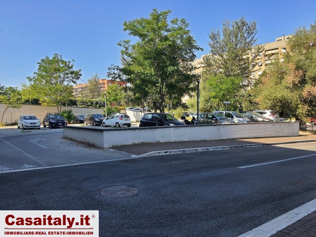 Porta di Roma negozi alta visibilità